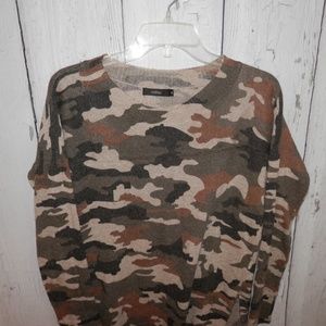 Millau Women's Medium Camo Pull Over Sweater Shirt